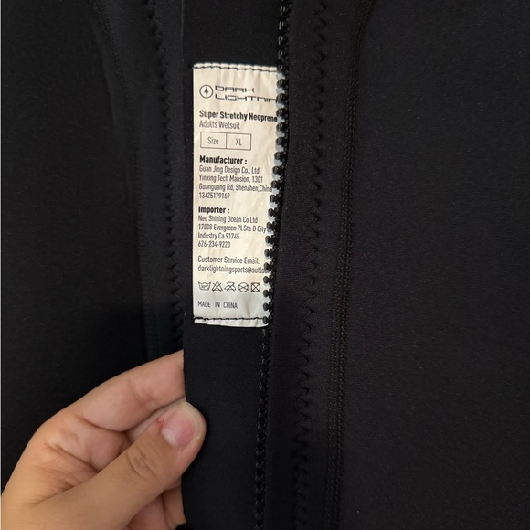 Black Wetsuit - Picture 5 of 8